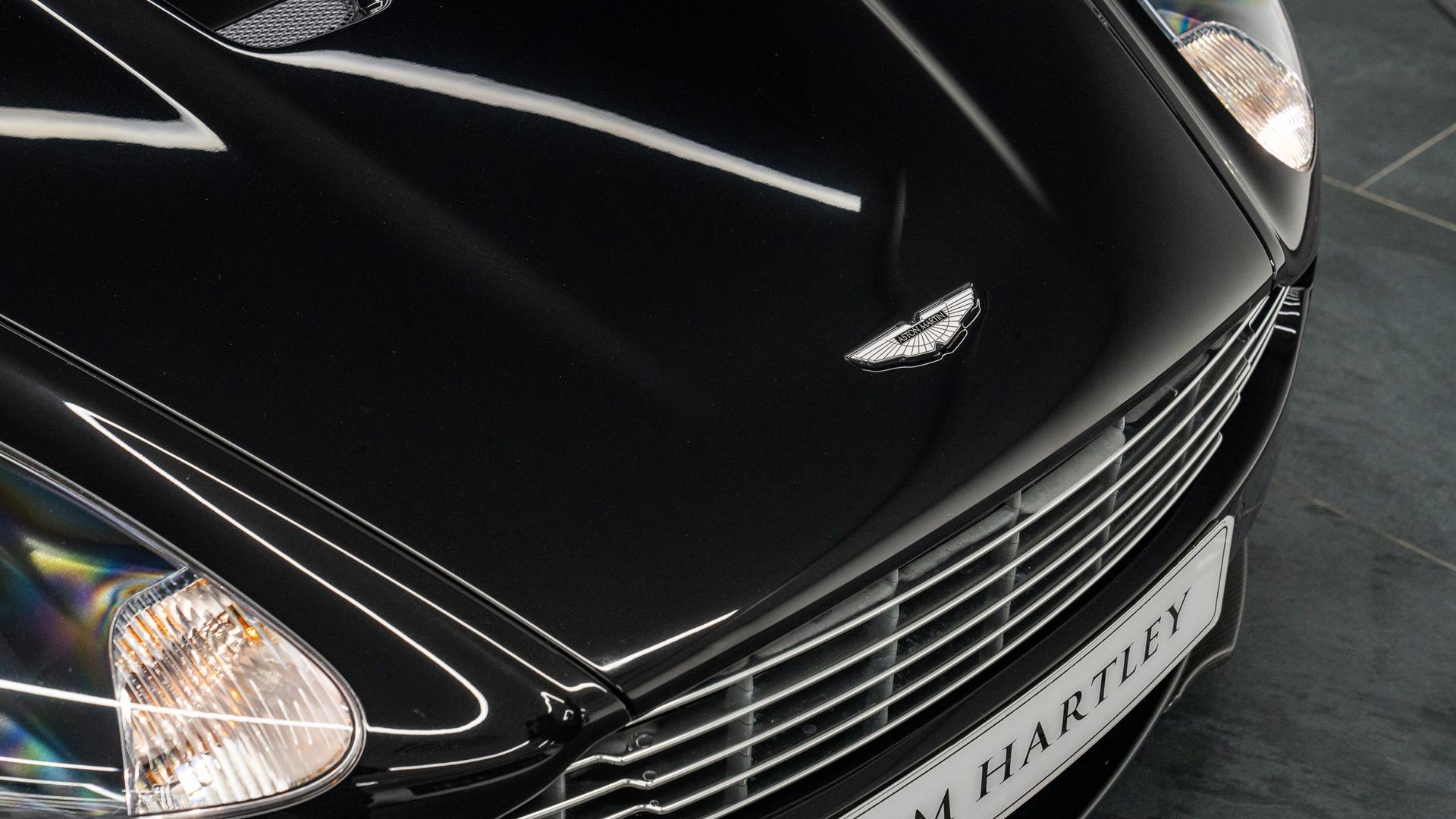 Aston Martin DBS Photo 66e63c4d-3738-4eb1-bc39-861b1d20752b.jpg