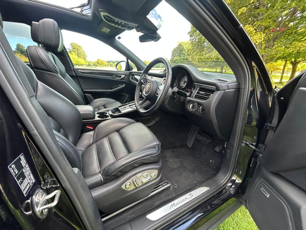 Used Porsche Macan YO72UHW 23