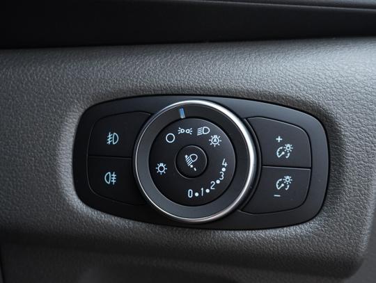 Ford Transit Custom Photo 66f59f3a-81c5-4c9c-96ce-840610ba1408.jpg