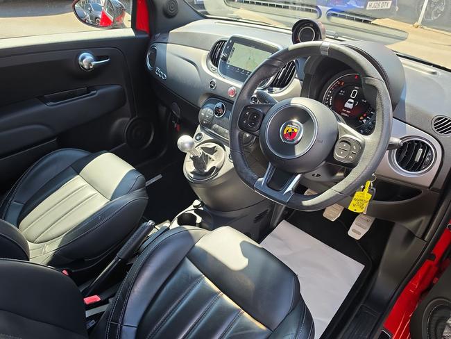 Abarth 595 Photo 66fa4ba1-985c-46a4-b286-3ae945c715f7.jpg