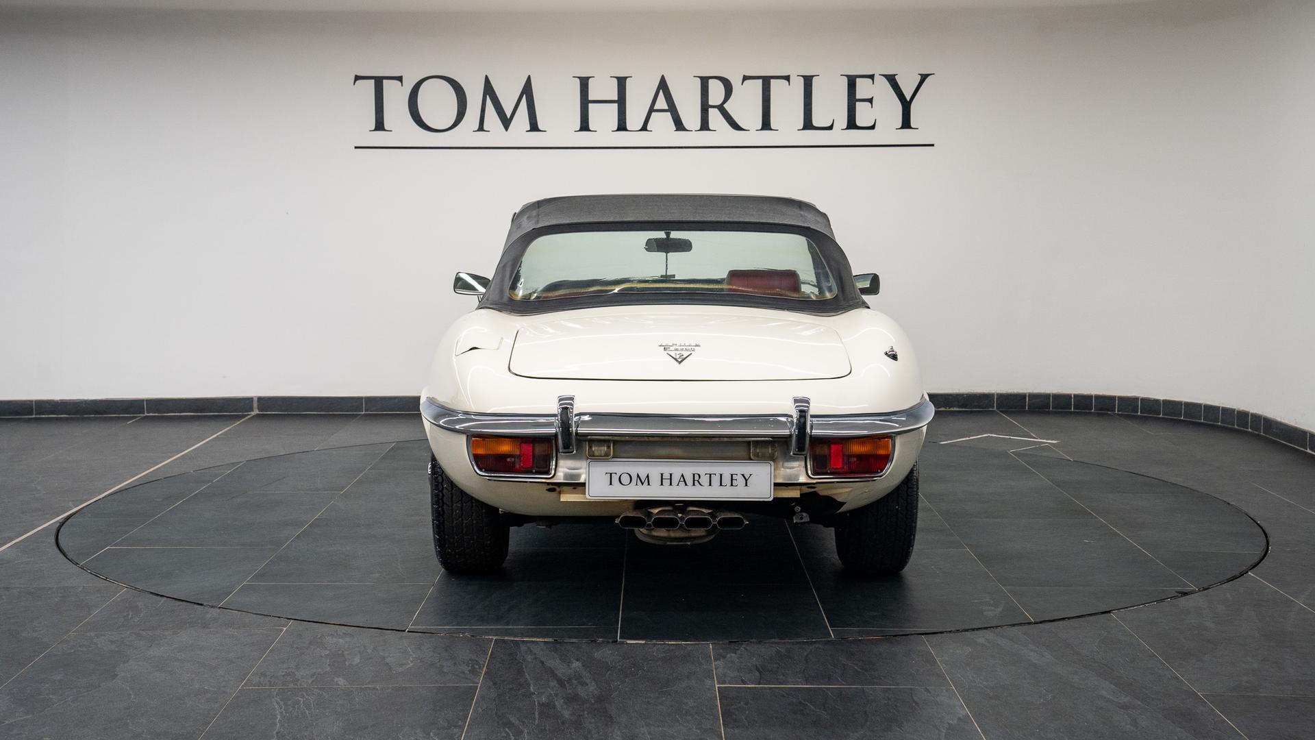 Jaguar E-Type Photo 6700cccc-5d1c-4502-9f34-280a91210c69.jpg