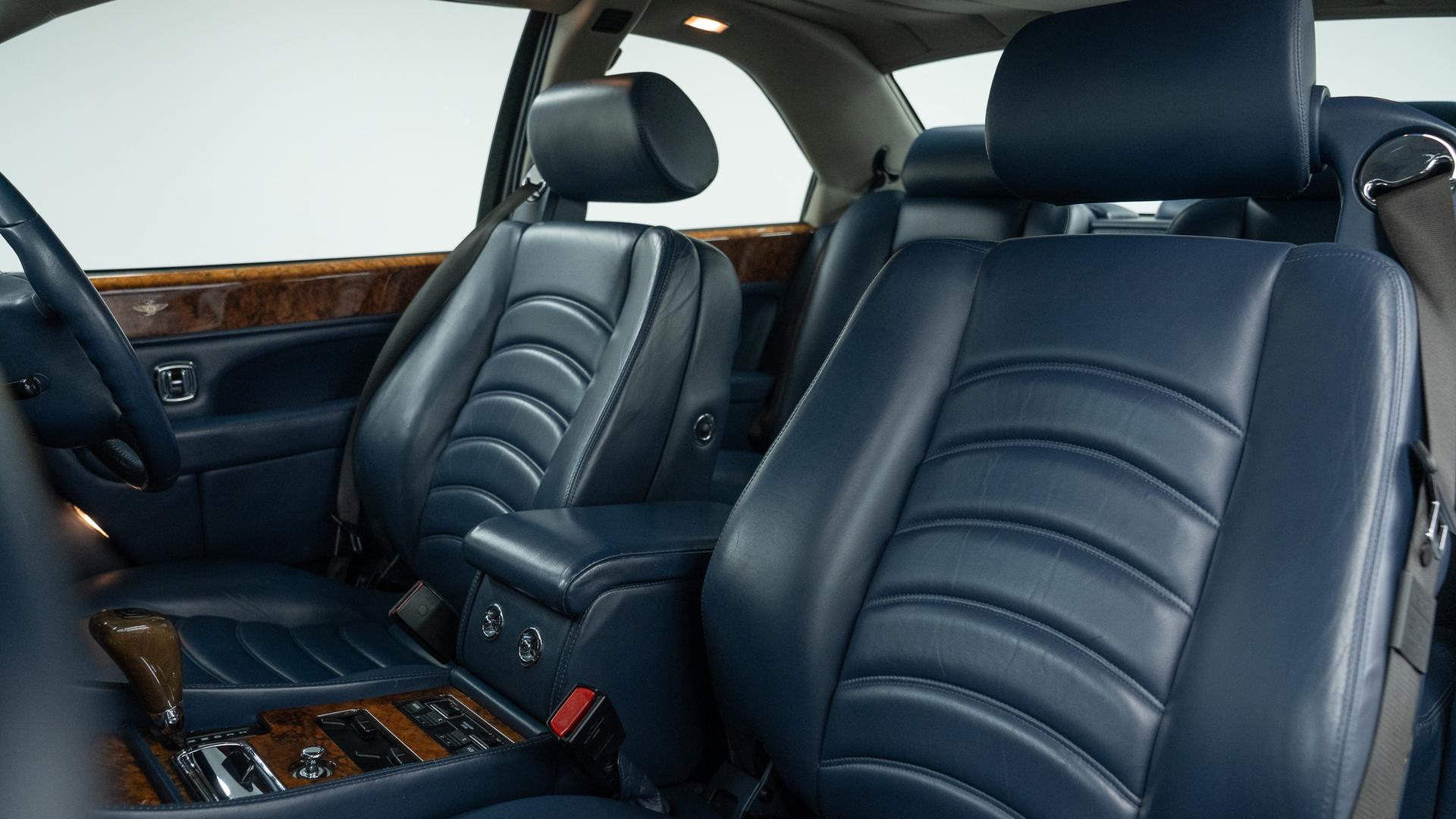 Bentley Continental Photo 67225685-6414-46ea-ad3b-9b72032f1fbd.jpg