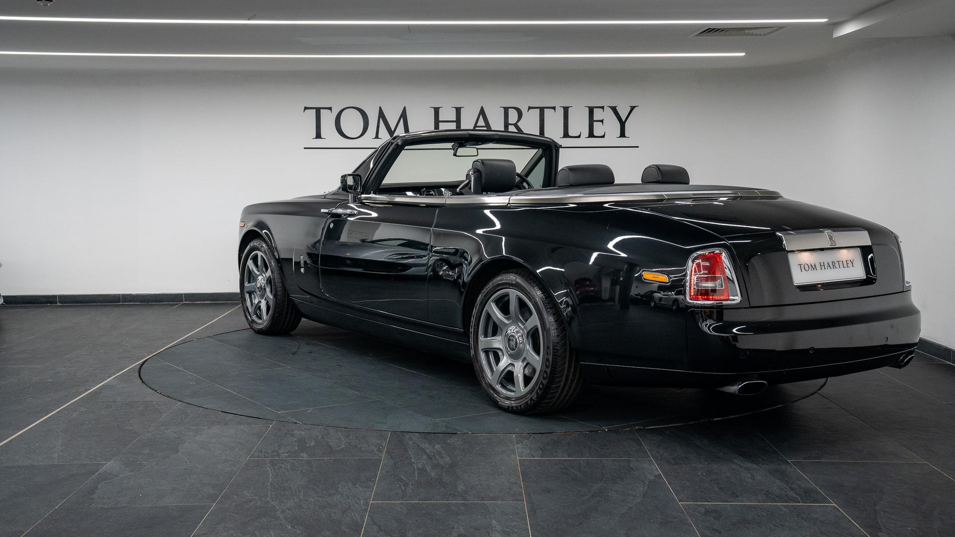 Rolls-Royce Phantom Photo 6737fd79-6403-42ca-938c-267c2d85c1b7.jpg