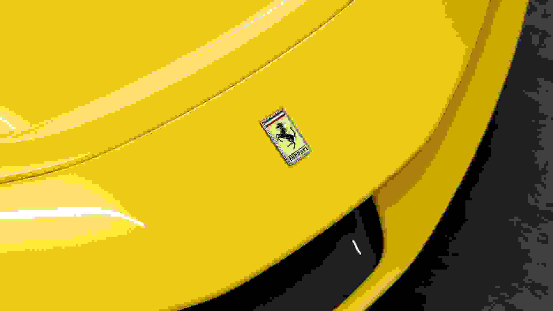 Ferrari SF90 Stradale Photo 674b8d30-9b20-40ec-9c6d-12f0894f9698.jpg