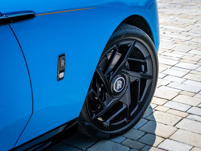 ROLLS-ROYCE Spectre Photo 7