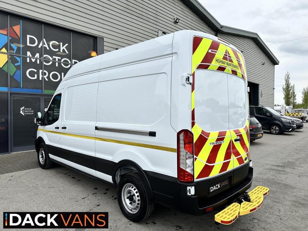 Ford Transit Photo 67639003-9d7c-4722-8681-af3ca2a25d76.jpg