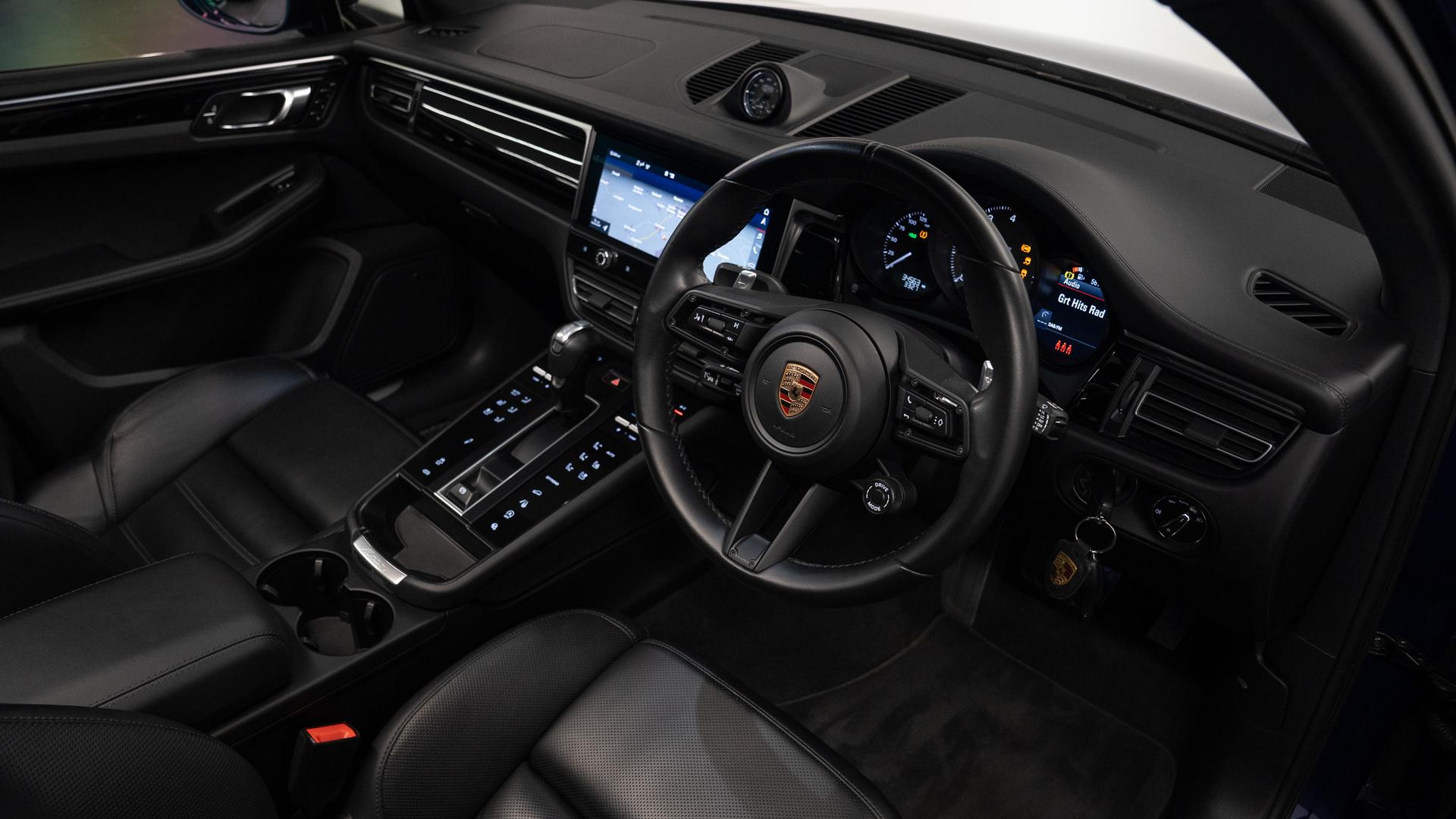 Porsche Macan Photo 676dfa3e-de8d-403d-a263-81aad3764dc4.jpg