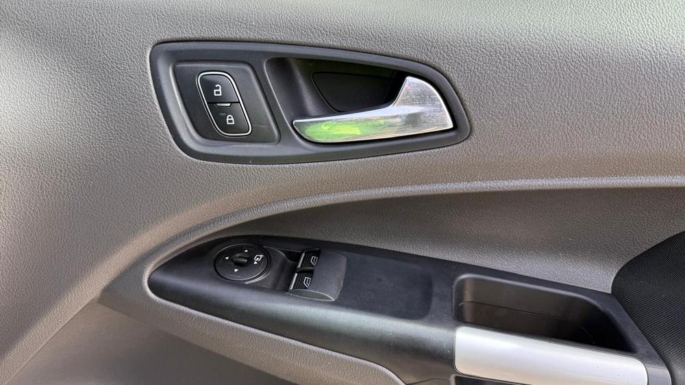 Ford Transit Connect Photo 677d6ee3-bf47-442a-81f9-ac24bb581410.jpg