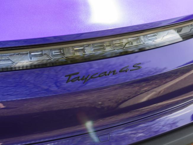 PORSCHE Taycan Photo 36
