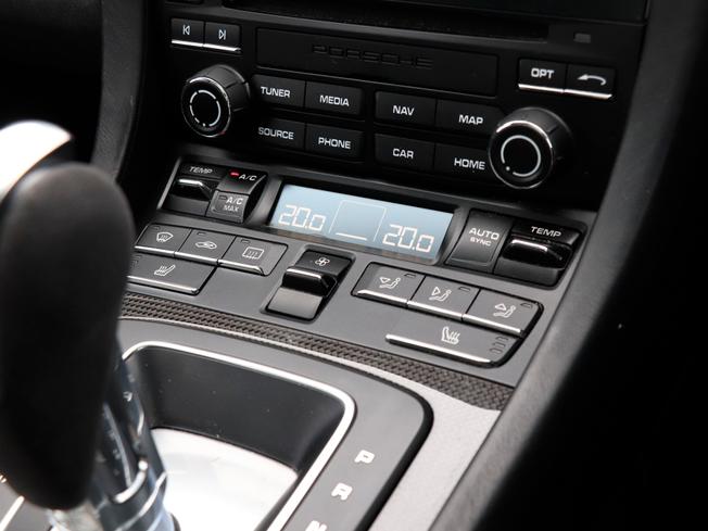 PORSCHE 911 Photo 26