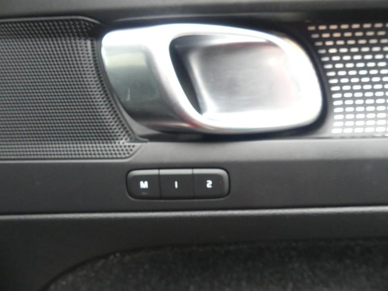 Volvo XC40 Photo 679c8fa4-3a71-4855-9b61-62d33252e867.jpg