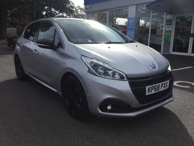 Peugeot 208 Photo 2