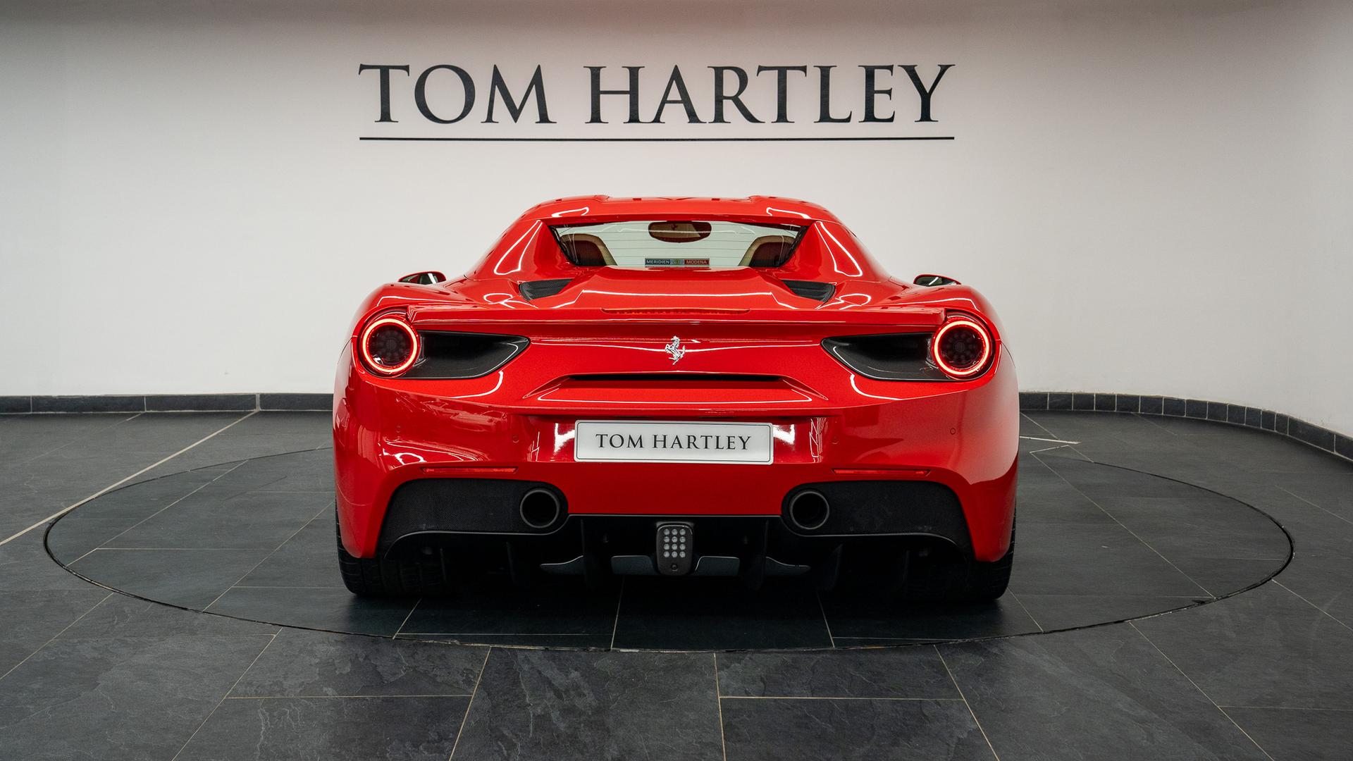 Ferrari 488 Photo 67c08787-31ca-4d65-846b-1fca13a03330.jpg