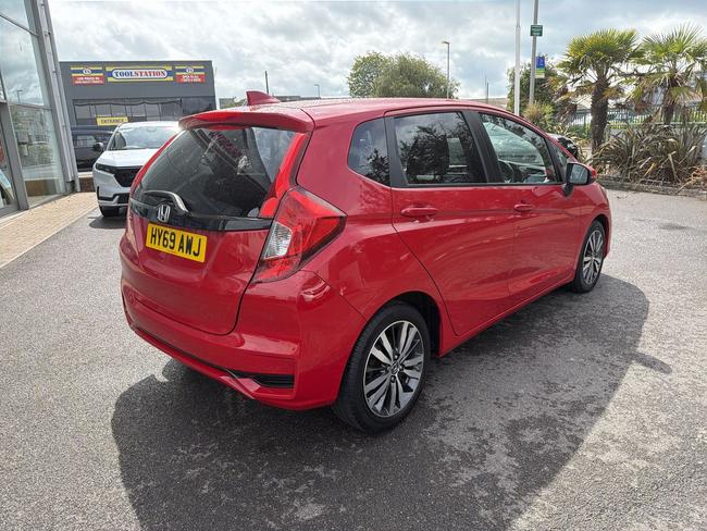 Honda Jazz Photo 67f09f4e-4349-4054-a439-ab54f8384867.jpg