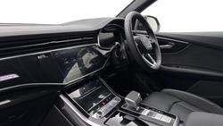 Audi Q8 Photo 2