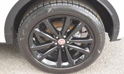 Jaguar E-PACE Photo 38
