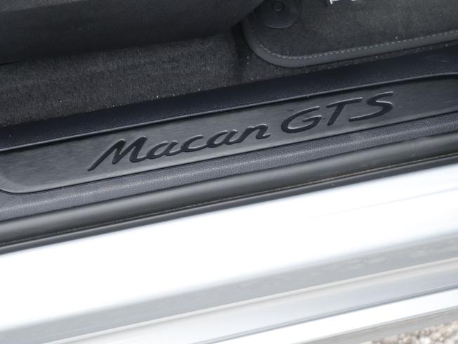 PORSCHE Macan Photo 42