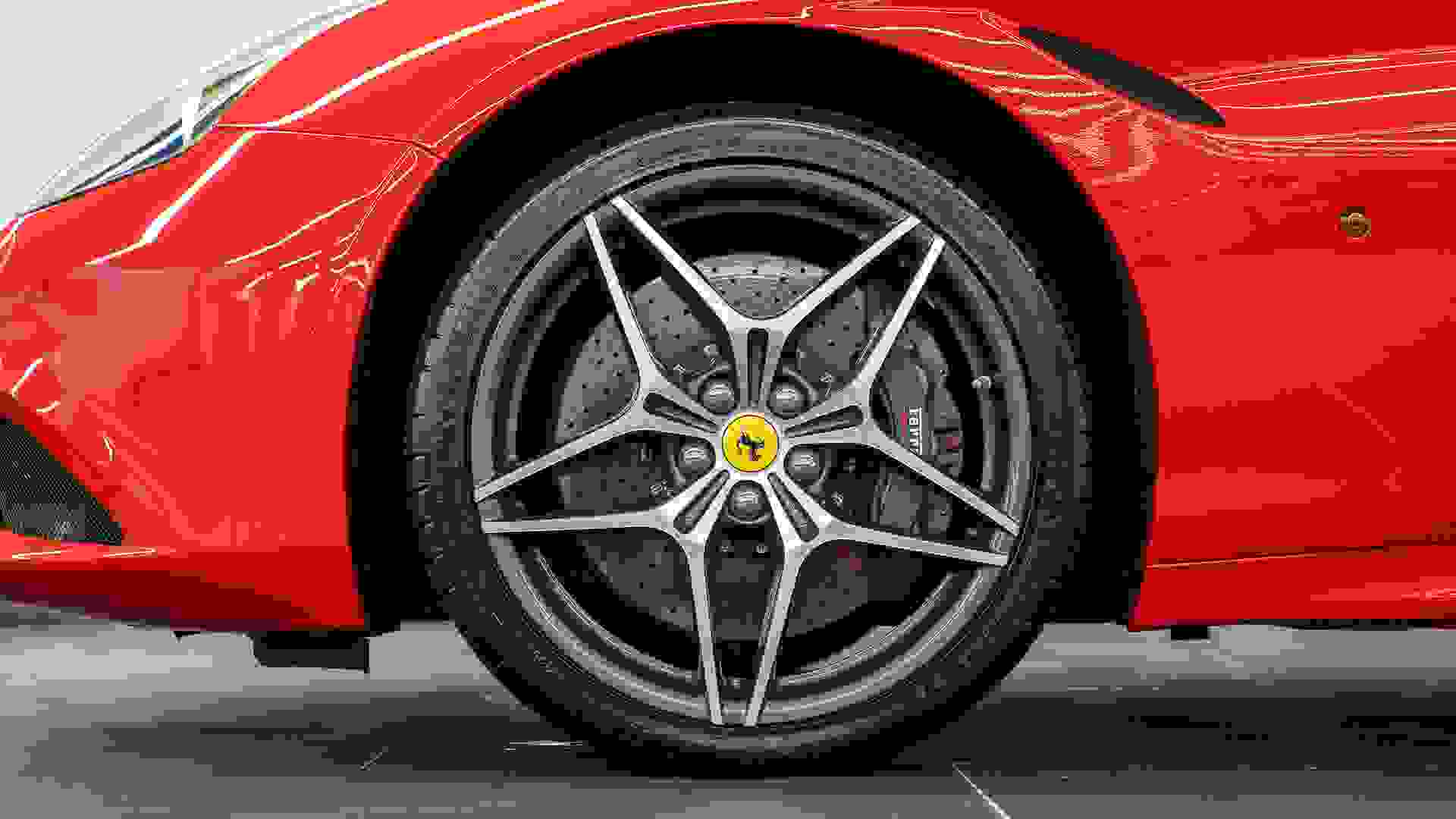 Ferrari California Photo 681cb242-608b-403d-ab2a-ab01c88823a0.jpg