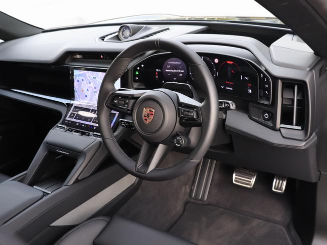 PORSCHE Cayenne Electric Photo 12