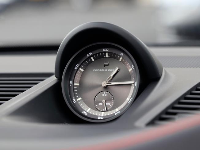 PORSCHE 911 Photo 18