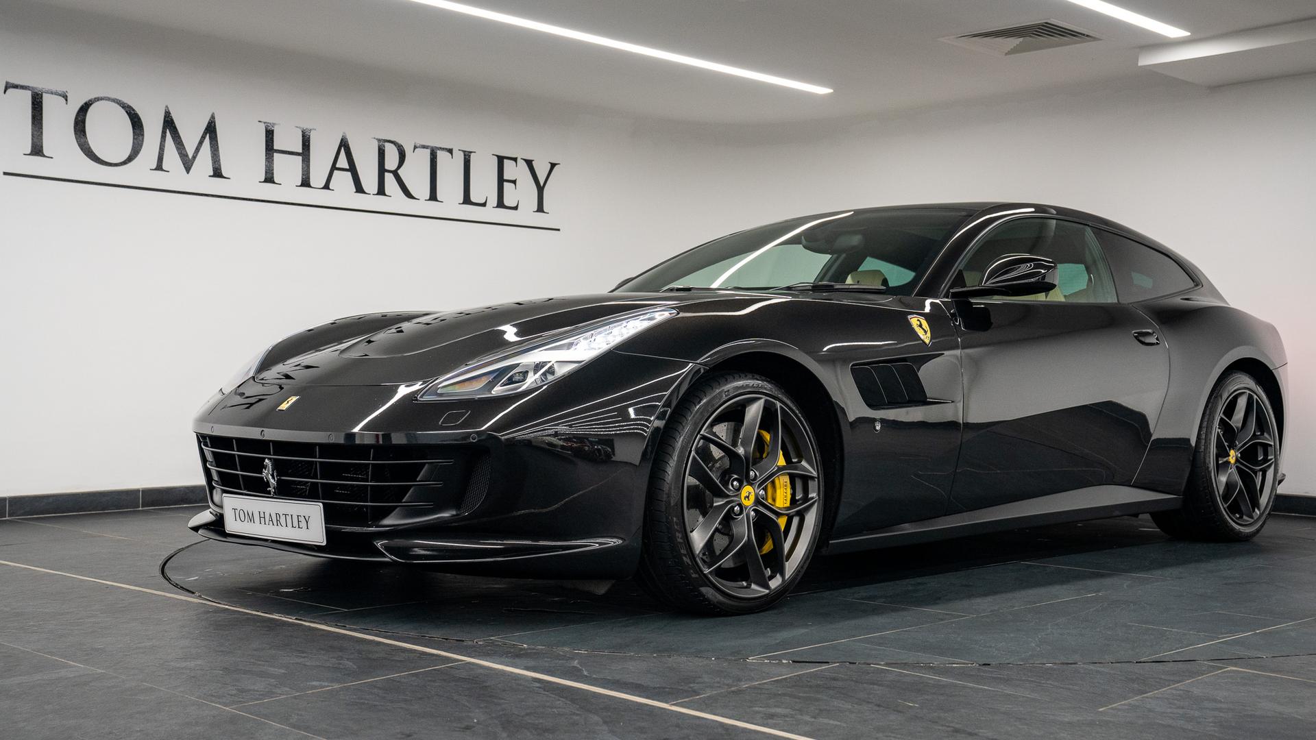 Ferrari GTC4 Lusso Photo 68407dba-2d63-468a-95e5-dc09cadc6010.jpg