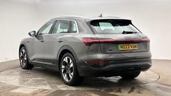 Audi Q8 e-tron Photo 3