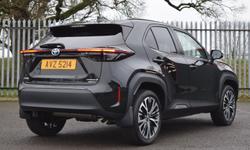 Toyota YARIS CROSS Photo 3