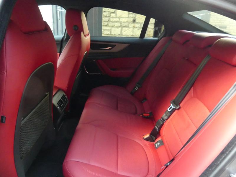 Jaguar XE Photo 68a561a4-5386-4663-9492-9a5eadac1972.jpg