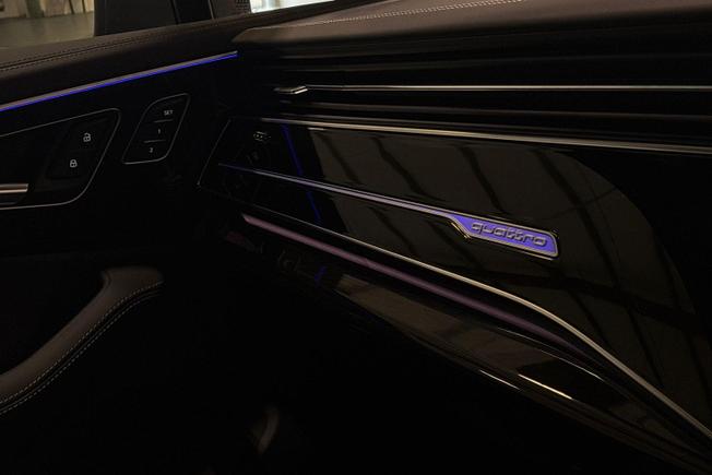 AUDI  Q7 Photo 24