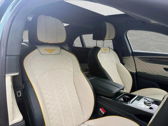 BENTLEY Flying Spur Photo 18
