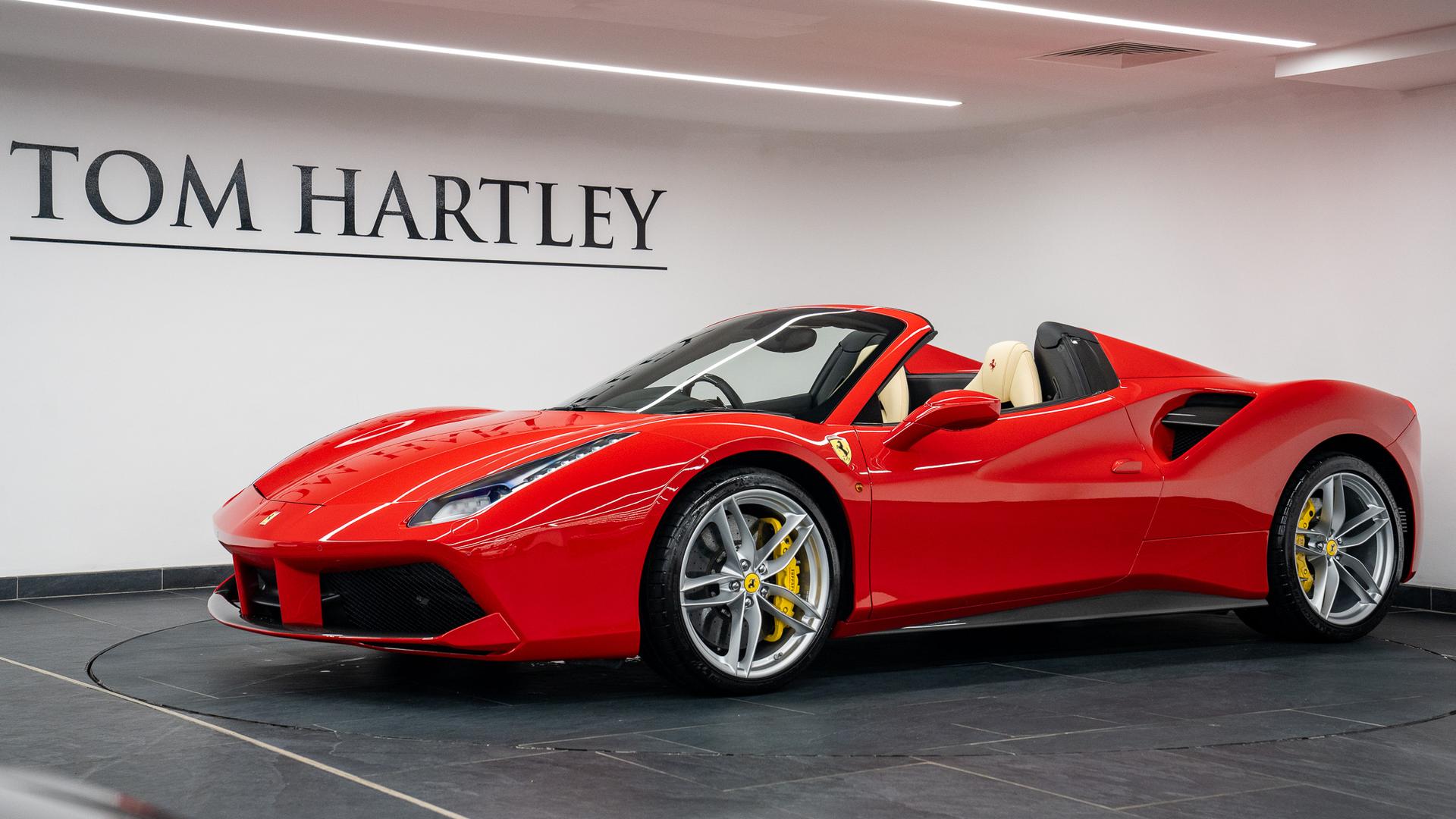 Ferrari 488 Photo 68cc9dcb-7e49-4e60-9e3e-9265c7c0a1f7.jpg