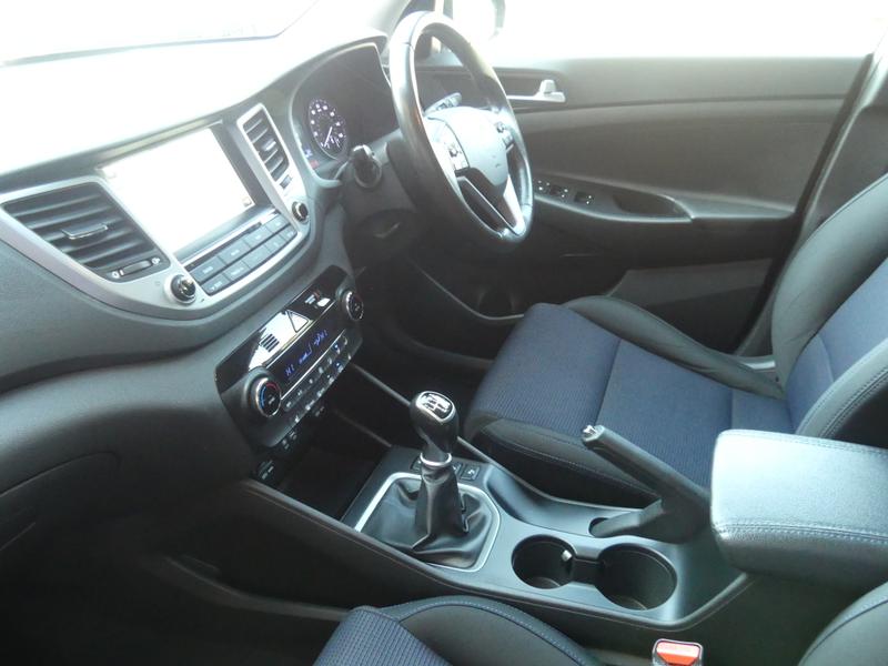 Hyundai TUCSON Photo 68e69731-ef94-407e-a760-434819033eb3.jpg