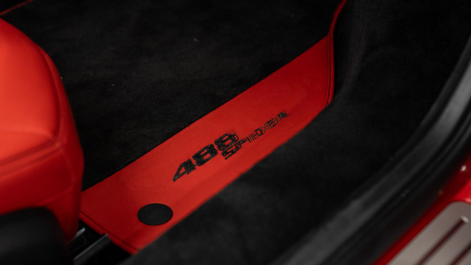 Ferrari 488 Photo 68ea6433-c2f5-4328-b282-2f4bf7e6a000.jpg