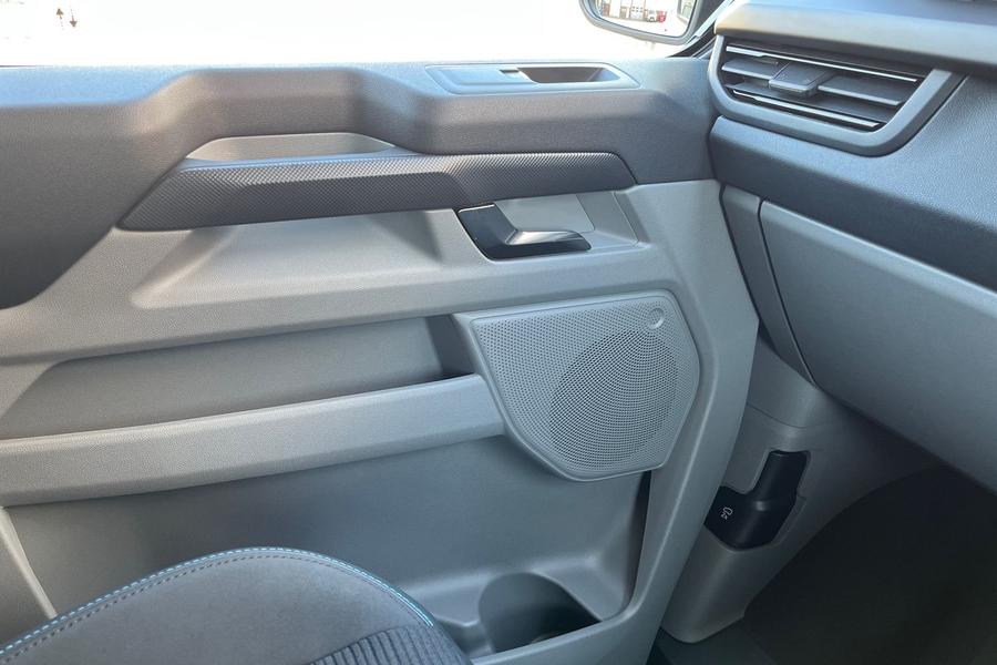 Ford TRANSIT CUSTOM Photo 68ffeb8d-ad53-4068-af2b-ef0cbc1b328c.jpg
