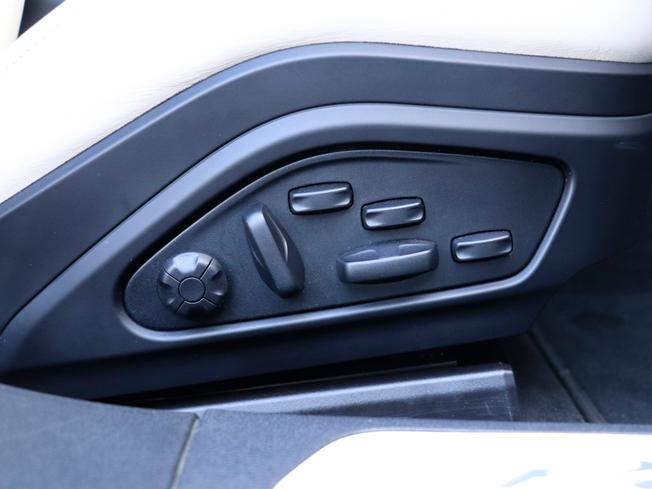 PORSCHE Panamera Photo 11