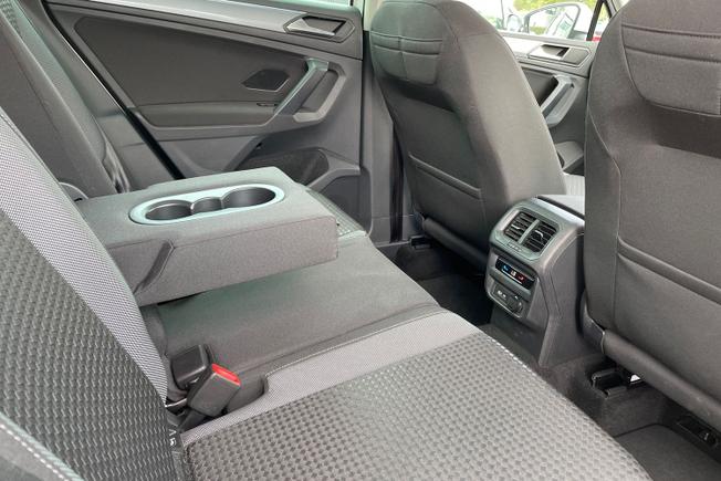 VOLKSWAGEN Tiguan Photo 25