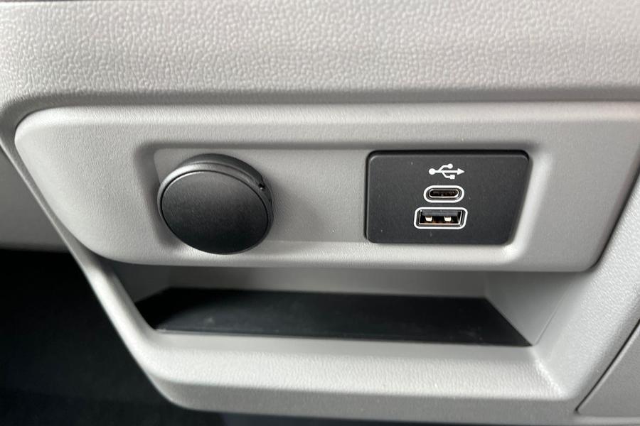 Ford TRANSIT CUSTOM Photo 691ce0e4-f711-4e0d-8d60-626cf7418c23.jpg