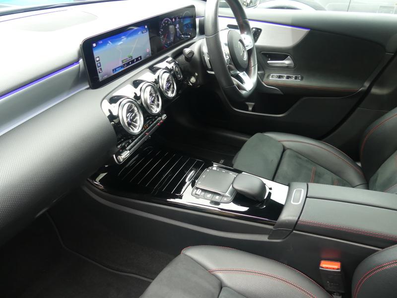 Mercedes-Benz A Class Photo 692d0ab8-cb7e-4203-a4a4-e1208ebfe920.jpg