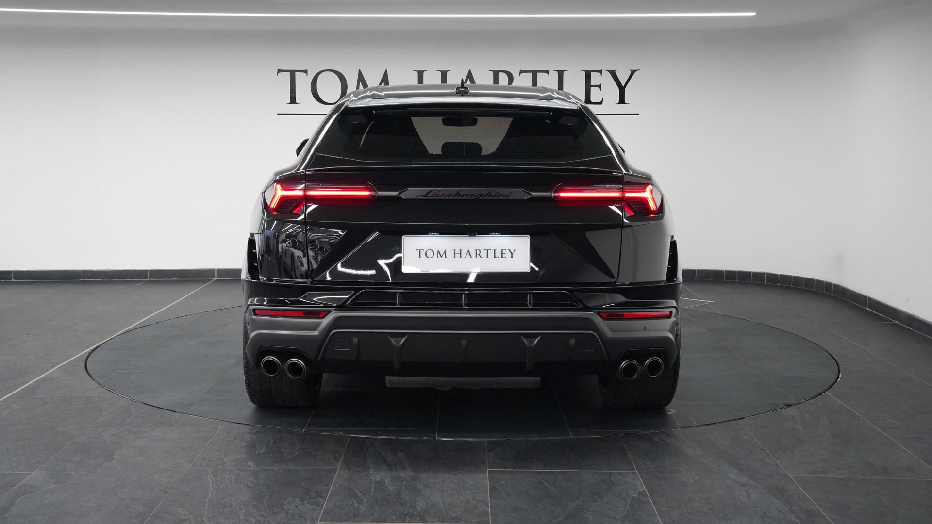 LAMBORGHINI Urus Photo 693f0582-6b97-4dda-9937-c66db9c9a112.jpg