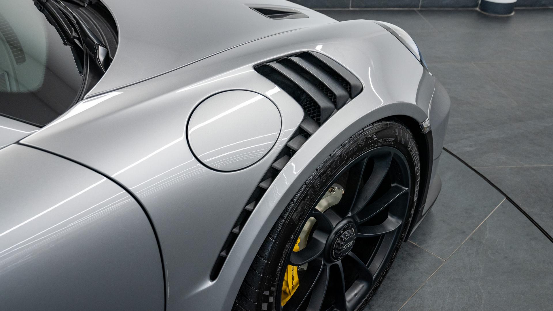 Porsche 911 Photo 6946548a-32cf-437b-9b58-81749f10b980.jpg