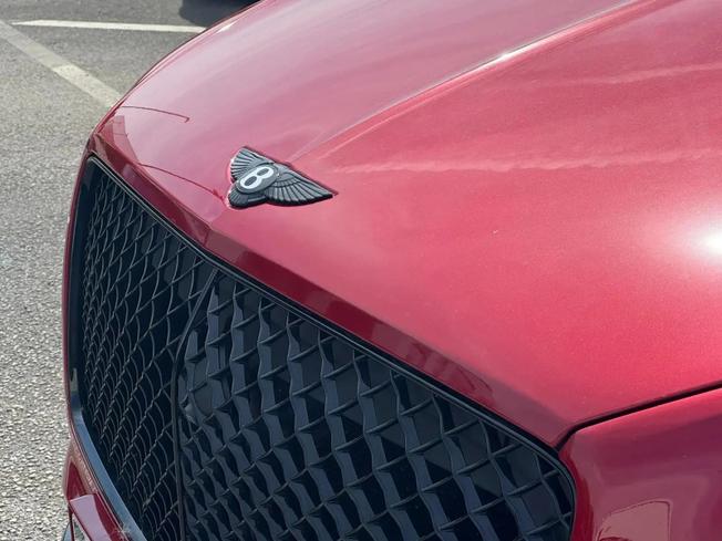 BENTLEY Bentayga Photo 20