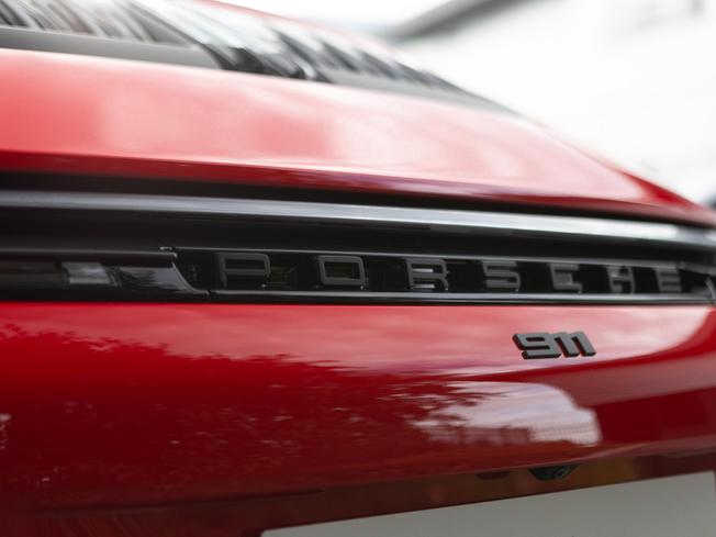PORSCHE 911 Photo 40