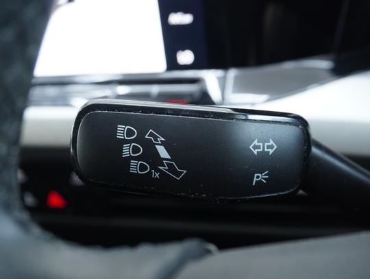 Volkswagen Golf Photo 697e25e0-165a-424d-8c06-5704951f1542.jpg