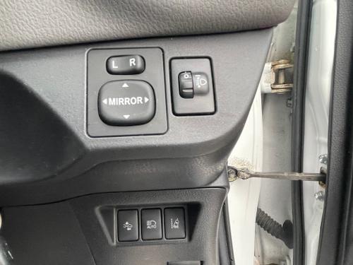 Toyota Yaris Photo 6981c71e-359f-4984-86fb-871a54f23cc6.jpeg