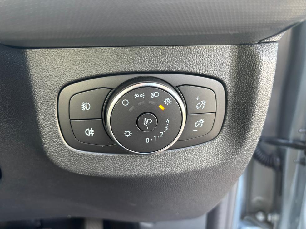 Ford E-Transit Courier Photo 6986c282-aef0-4ac2-8dd3-668d68074d0a.JPEG