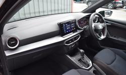 SEAT ARONA Photo 11