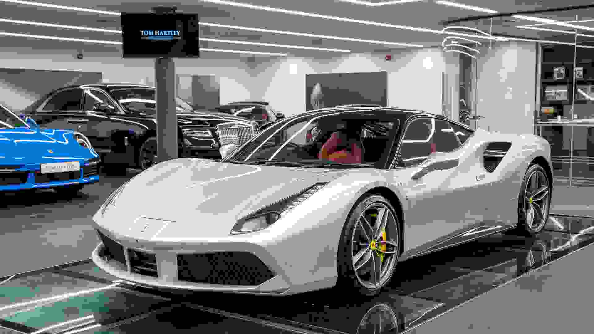 Ferrari 488 Photo 699e85ec-b838-48b6-88ca-0c4365025ccd.jpg