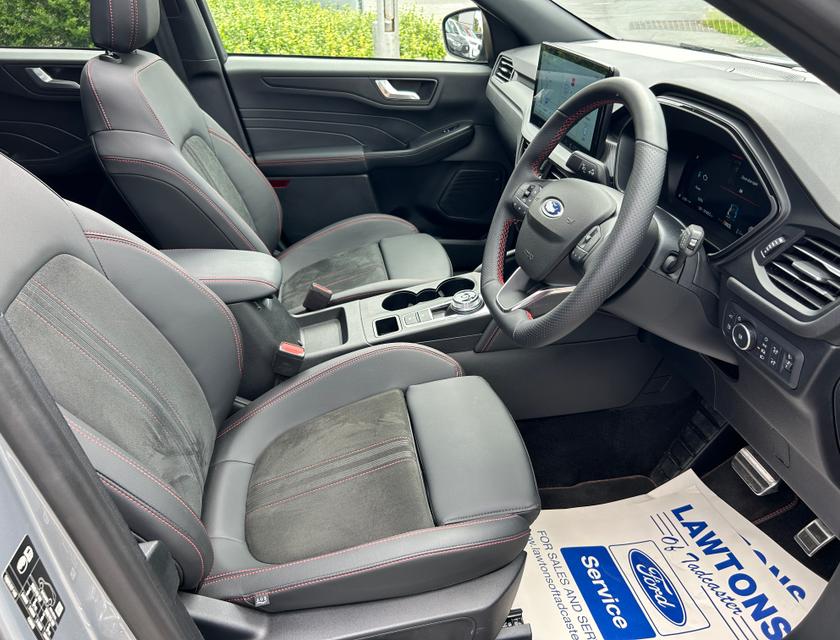 Ford Kuga Photo 69b54828-210c-4692-a117-5c70cbb28b0d.jpg