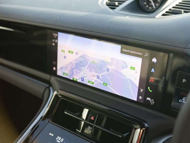 PORSCHE Panamera Photo 16