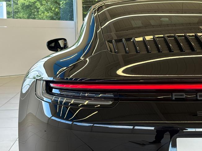 PORSCHE 911 Photo 23